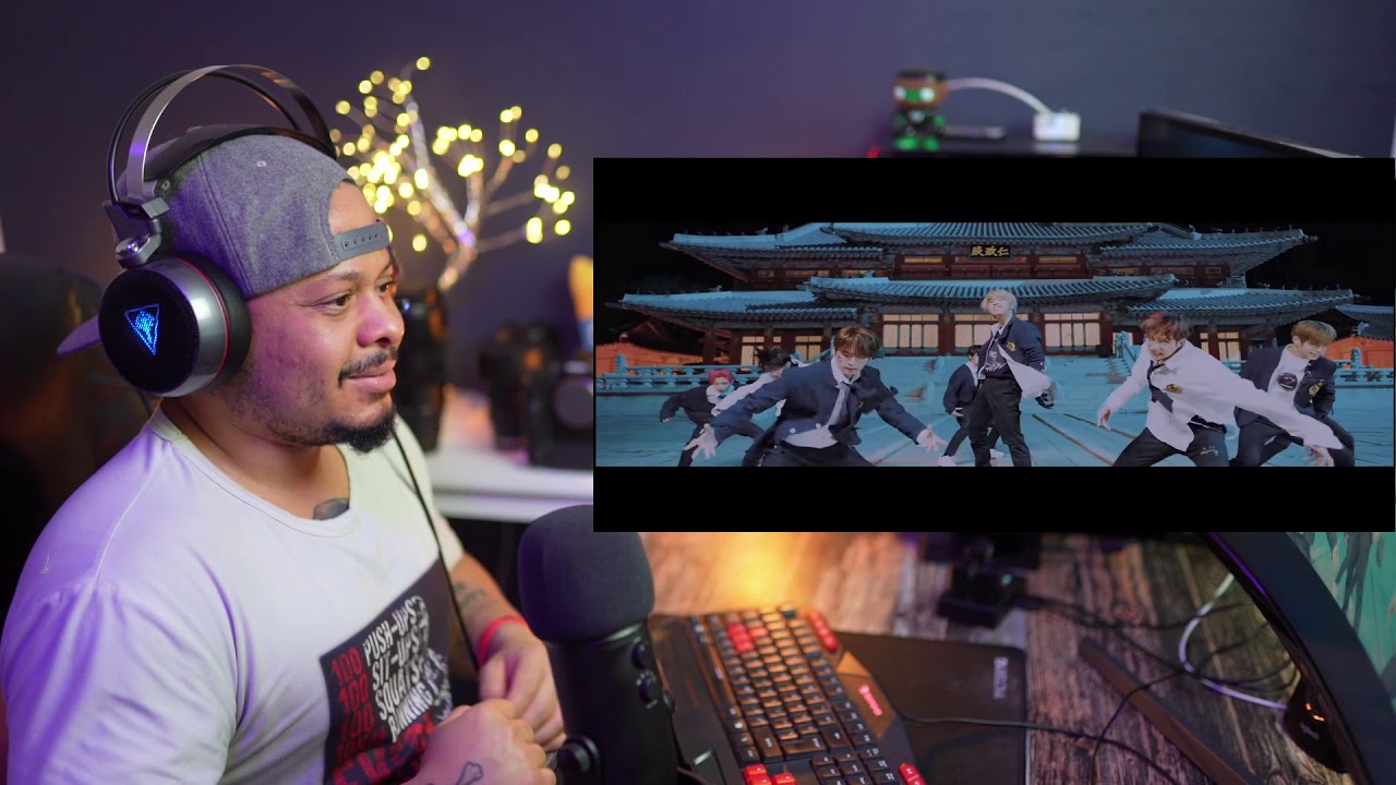 Reaction To Stray Kids 