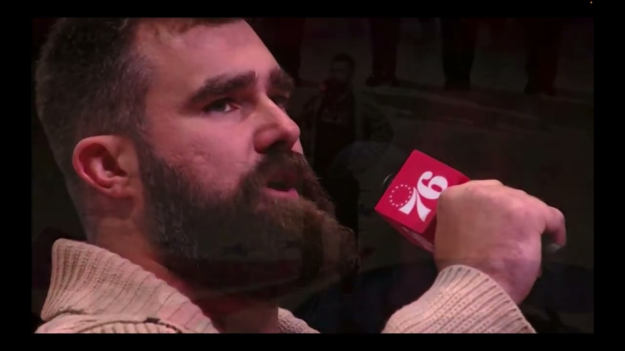 EAGLES LEGEND JASON KELCE SINGS THE NATIONAL ANTHEM