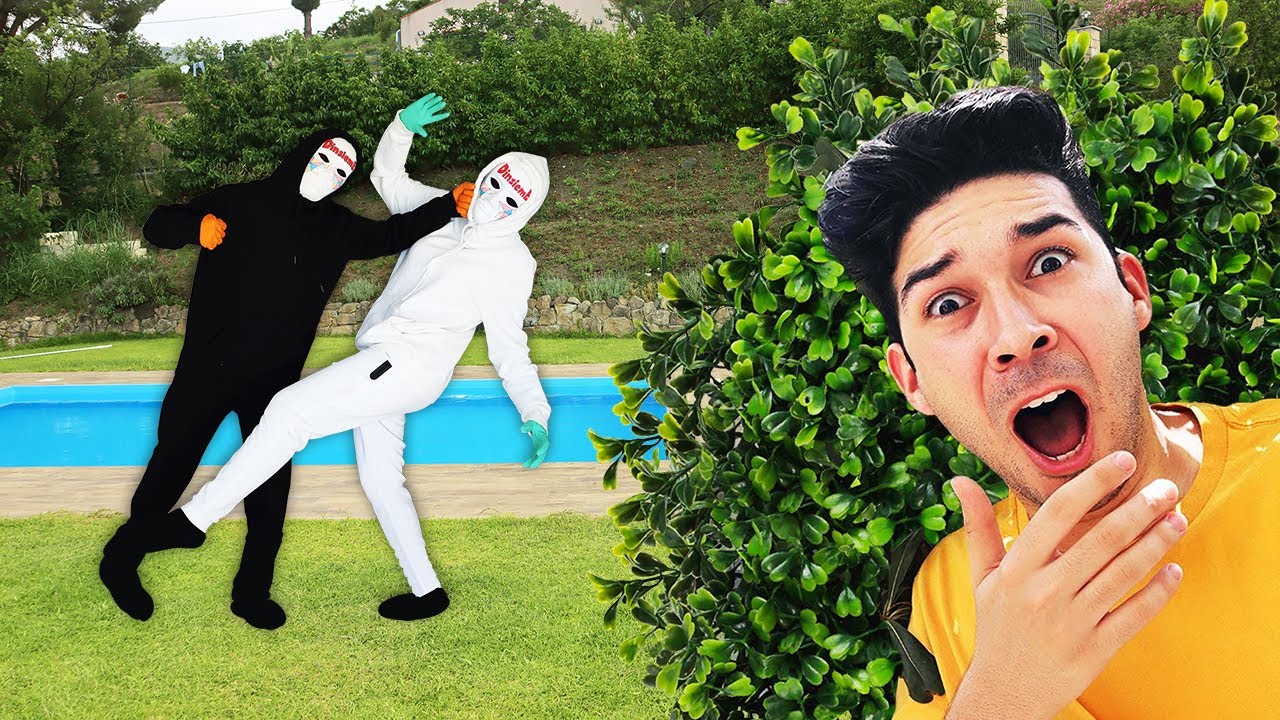 SPIAMO L' INCONTRO SEGRETO TRA IL DOTTOR TIMOTI E DOTTOR GINIU NASCOSTI IN GIARDINO!