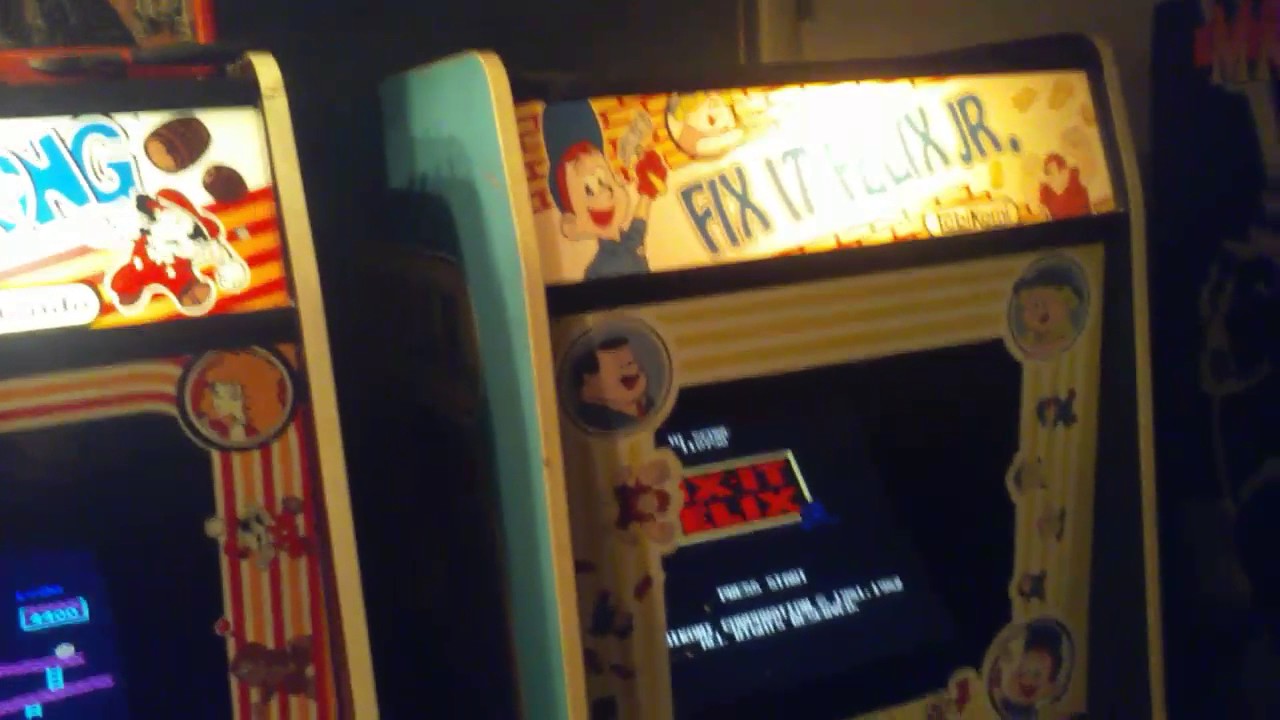 Сравниваю свой игровой автомат Fix it Felix jr. (переделка под Попая) с моим любимым Donkey Kong.