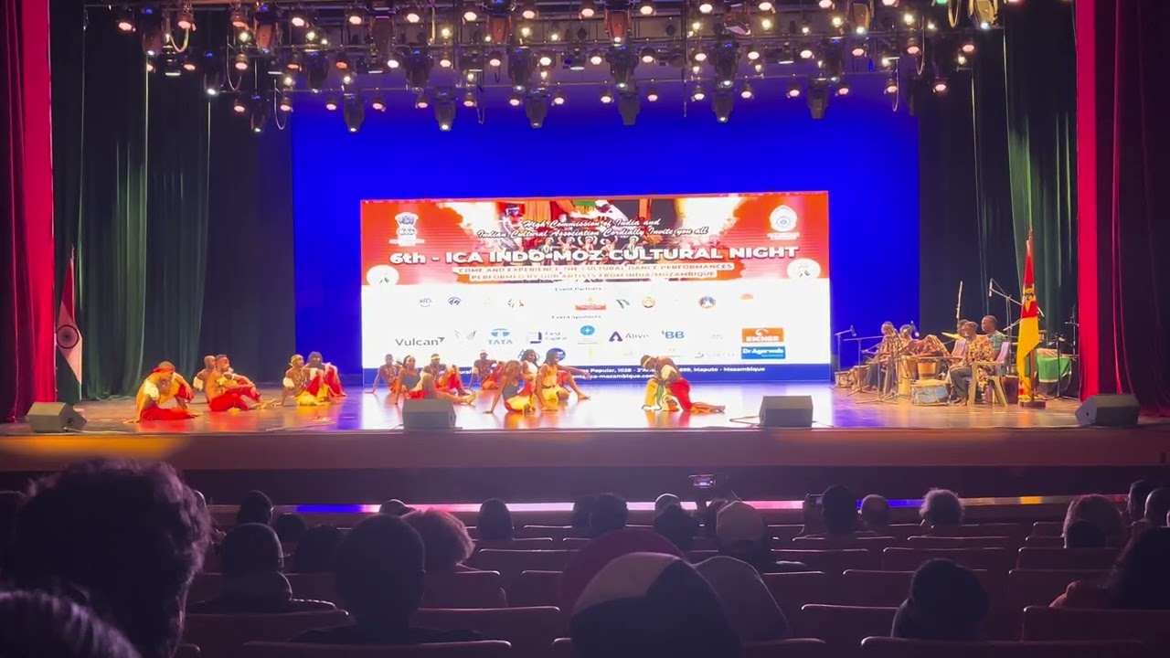 Mini Bailado_Movimentos que Nos Ligam - Exibição da ACCD UNGASSOLY na 6º Noite cultural ICA INDO-MOZ