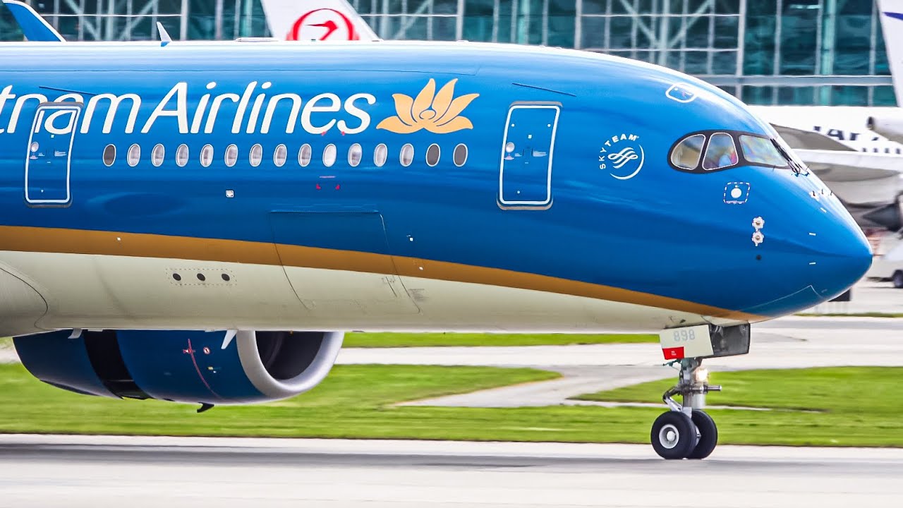 (4K) RARE Repatriation Flight Vietnam Airlines Airbus A350 Landing, Taxi & Take-off at Vancouver YVR