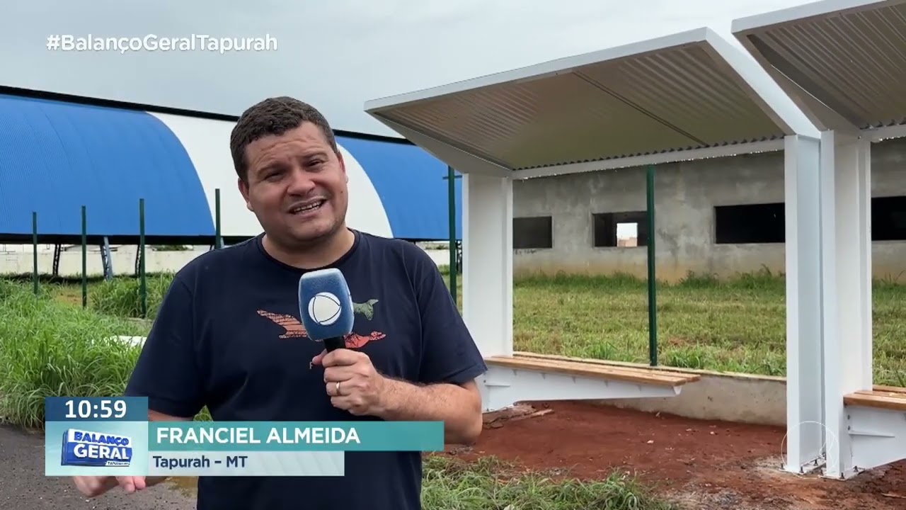 Após pedido de moradores prefeitura começa a instalação de pontos de ônibus.
