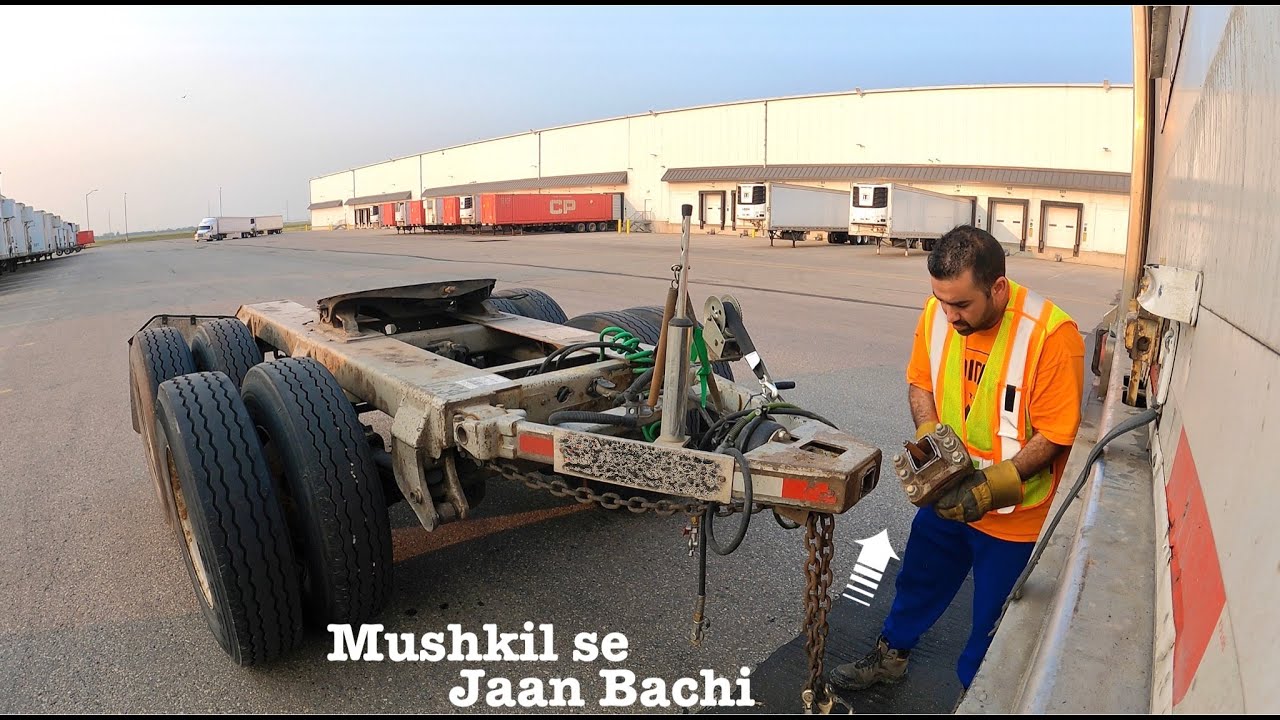 Hook Broken . 😱 | KAAND Ho Gya CANADIAN TRUCK DRIVER Ke Saath |