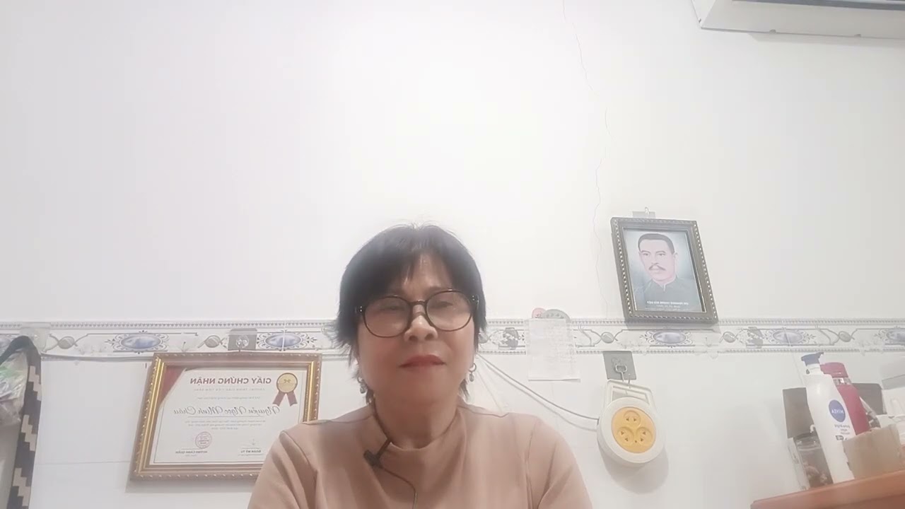 Cô Tiếng xem Tử vi nam nữ Ất Mão 1975 cuộc sống gia đạo Tài lộc 