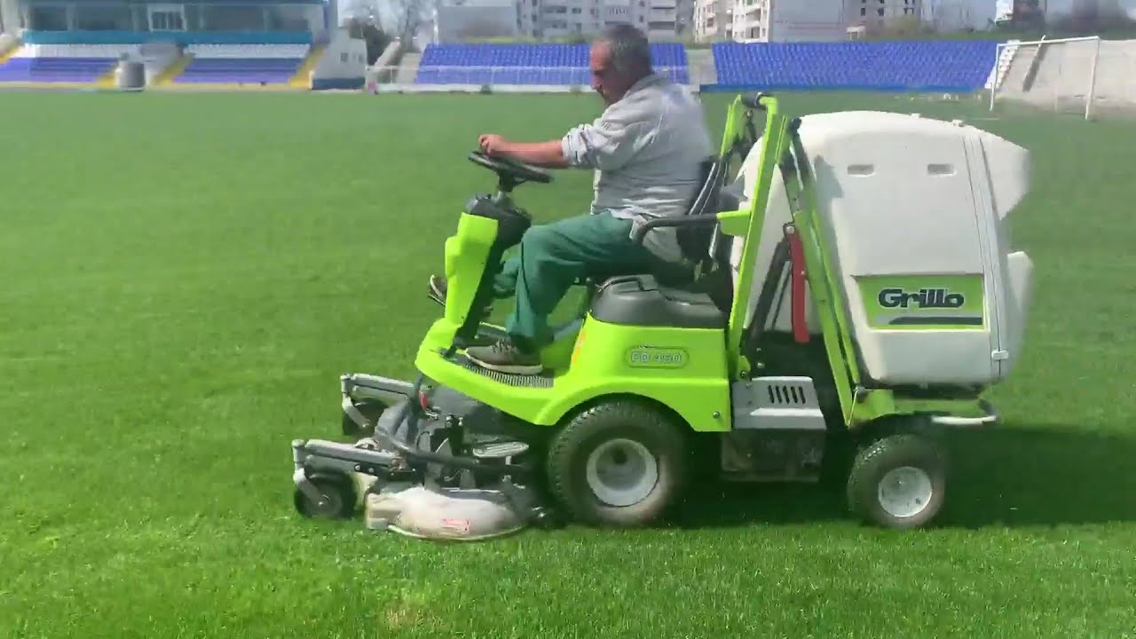 Професионална косачка за трева GRILLO FD 450 и сеялка за райграс SEMBDNER RS 80 N