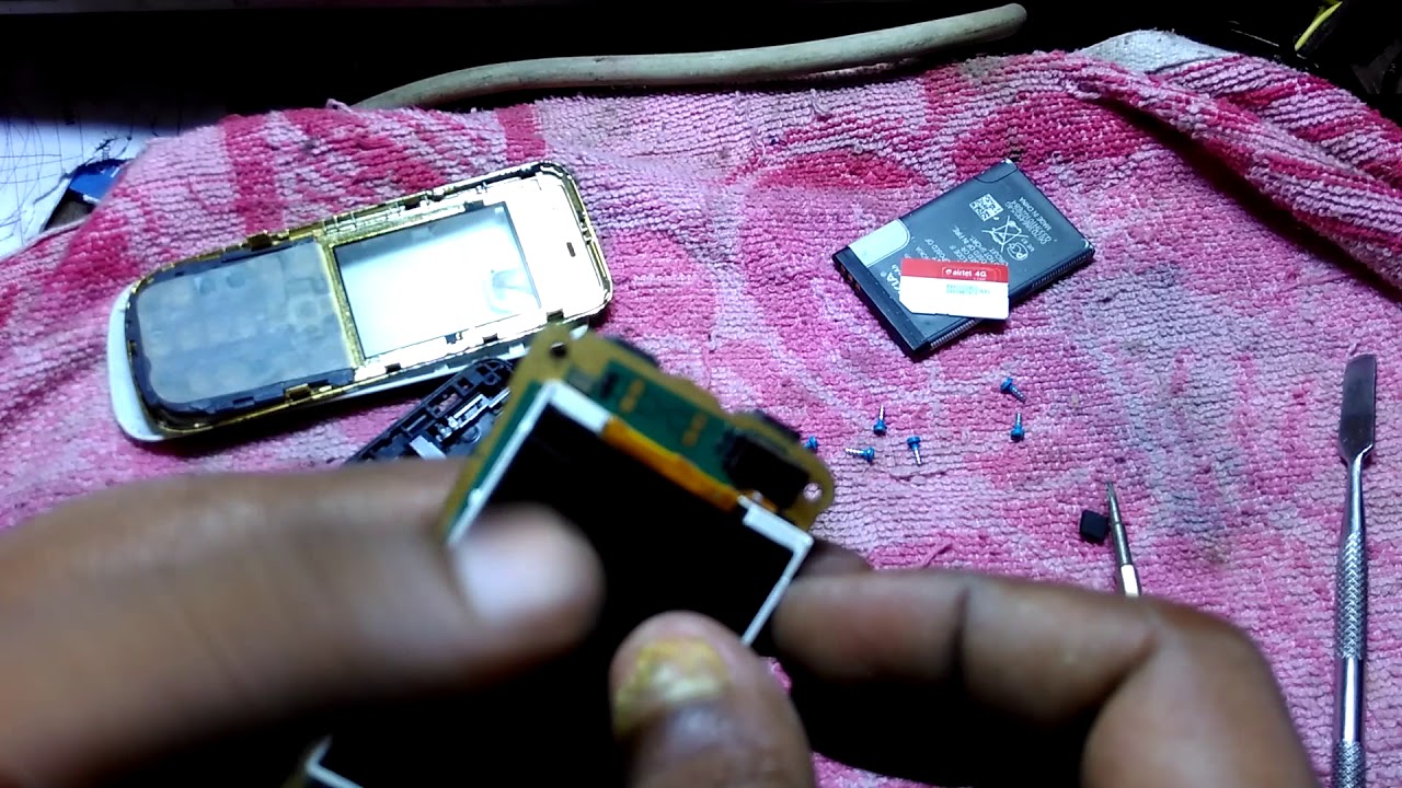 nokia 2700c-2 classic: no power on white display