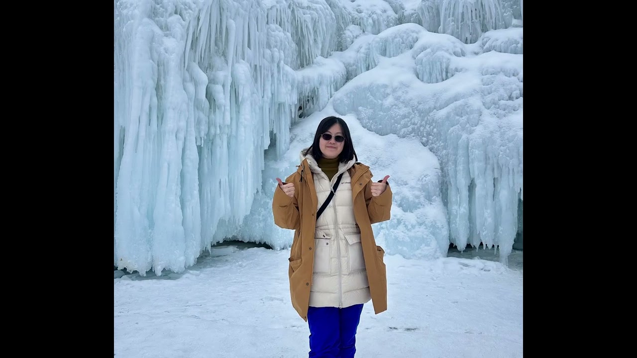 冰凍貝加爾湖氣泡與冰掛奇景