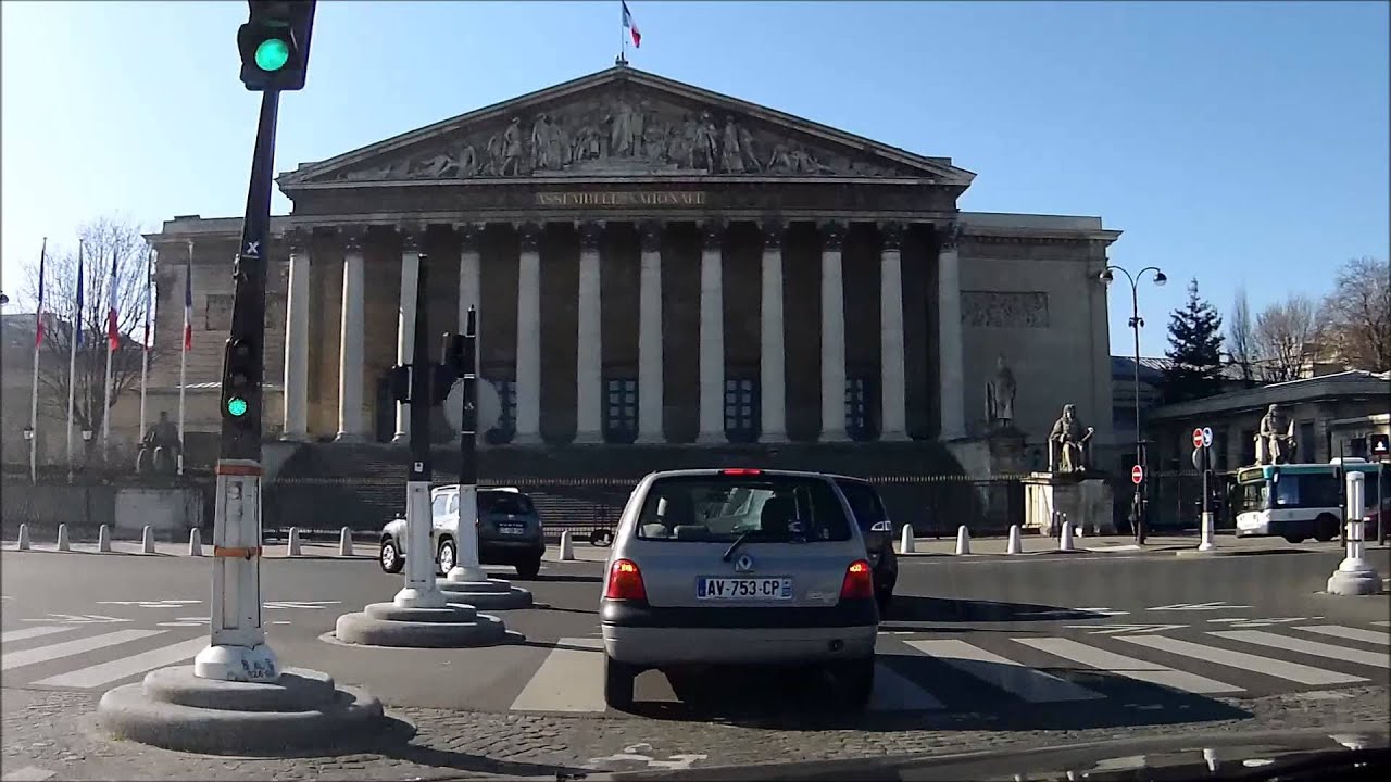 Gg Driving in his car in Paris Porte Maillot , Elysée , Tour Eiffel ( 2014/03/09 )