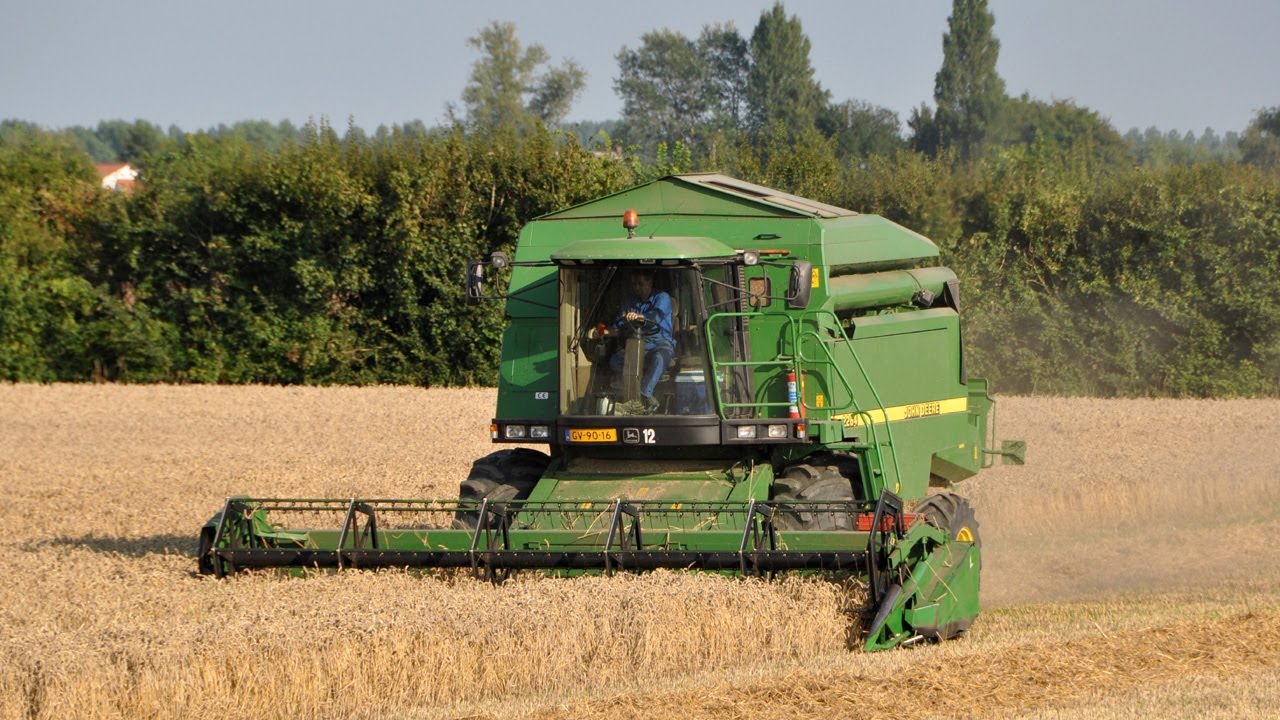 Loonwerk Vervaet - John Deere 2264 - tarwe dorsen