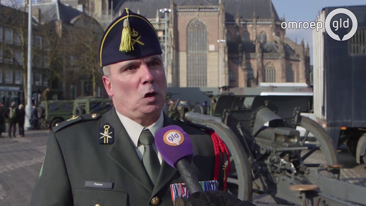Met een kanonschot in Arnhem vieren de Gele Rijders hun jubileum