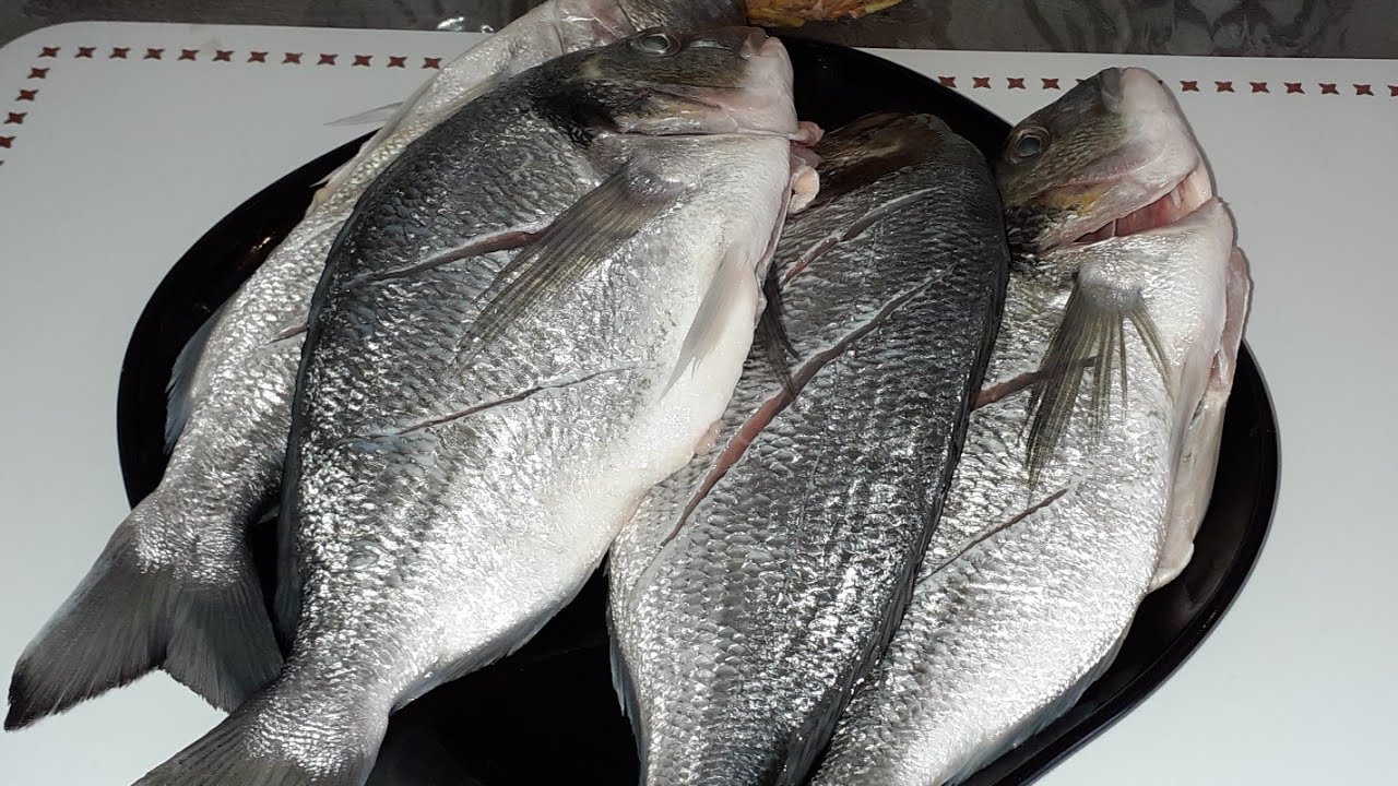 Comment écailler et vider un poisson sans se blesser 🐟🐠🐠👌🐟🐟(astuces 😉)