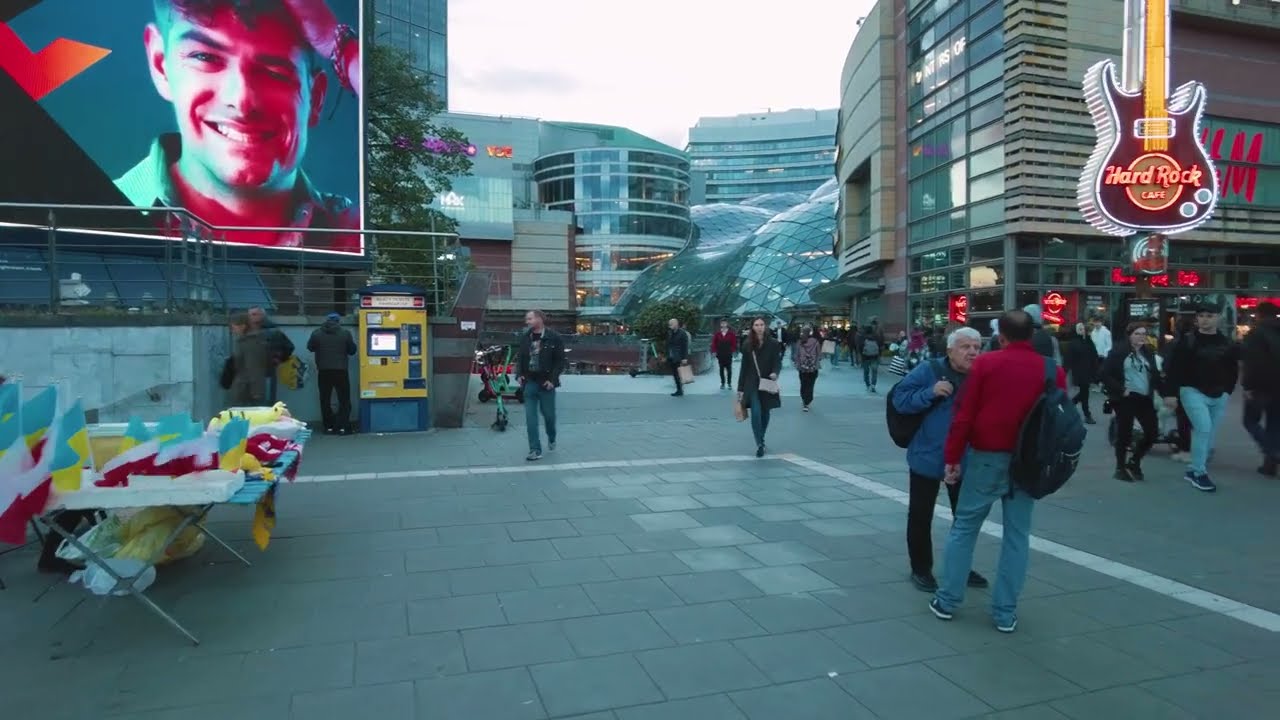 Zobacz co się dzieję w centrum Warszawy! [4k]