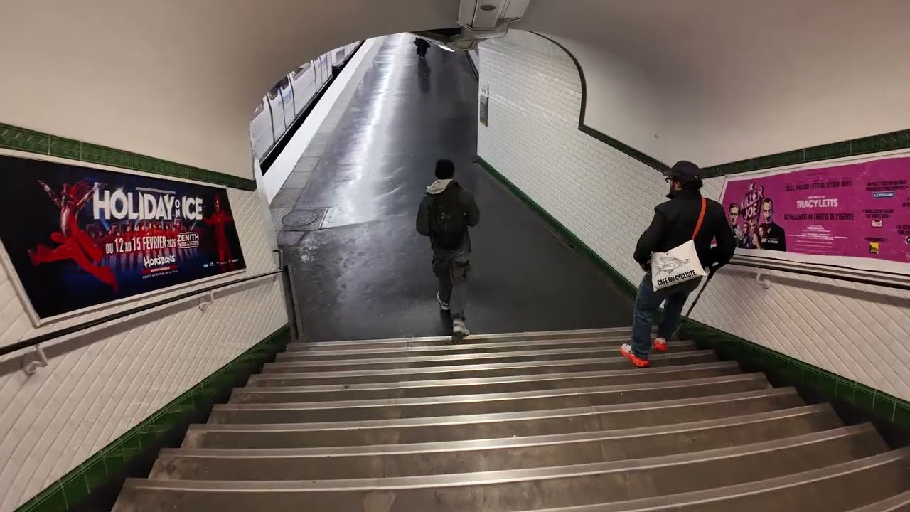 Grands Boulevards Metro Station | Walkthrough / Visite de la Station Grands Boulevards