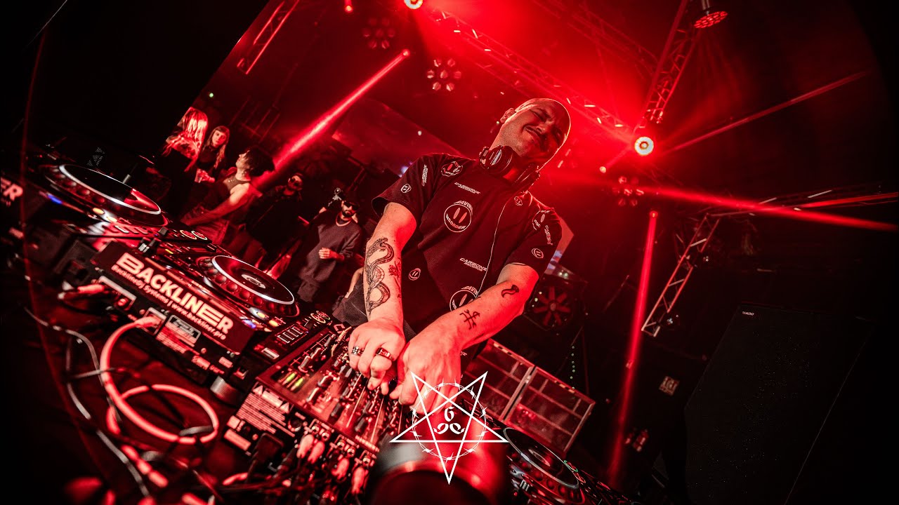 UNDERHELL x D. CARBONE en Sala Groove