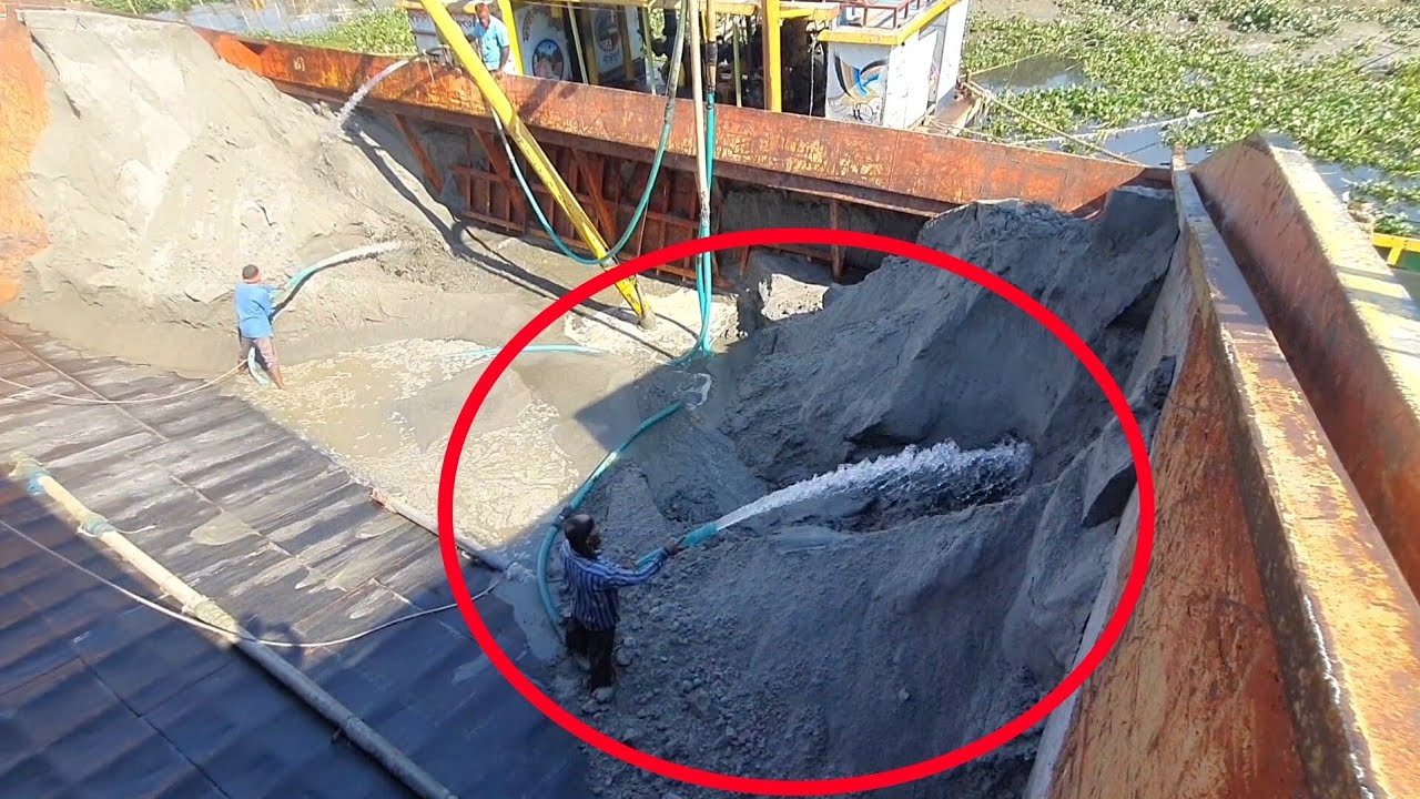 Unloading sand form ship barge unloading video unload sand from big barge ship 442 (13 Mar 2026)