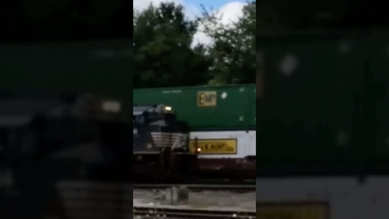 Norfolk Southern Train Meet 10Q and 23G from Berea, Ohio 8/30/3025 