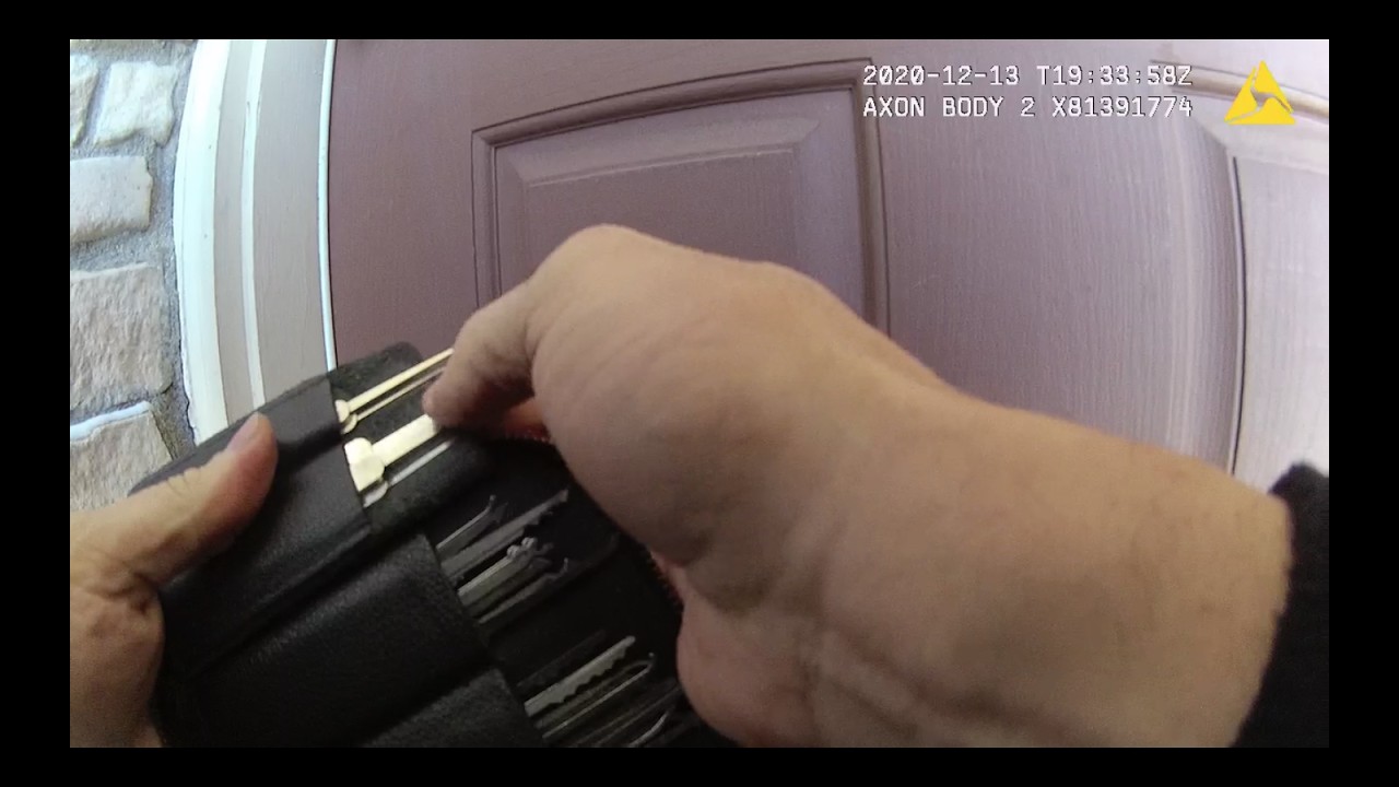 Police Illegally Invade Residence Without Warrant (Second Angle)