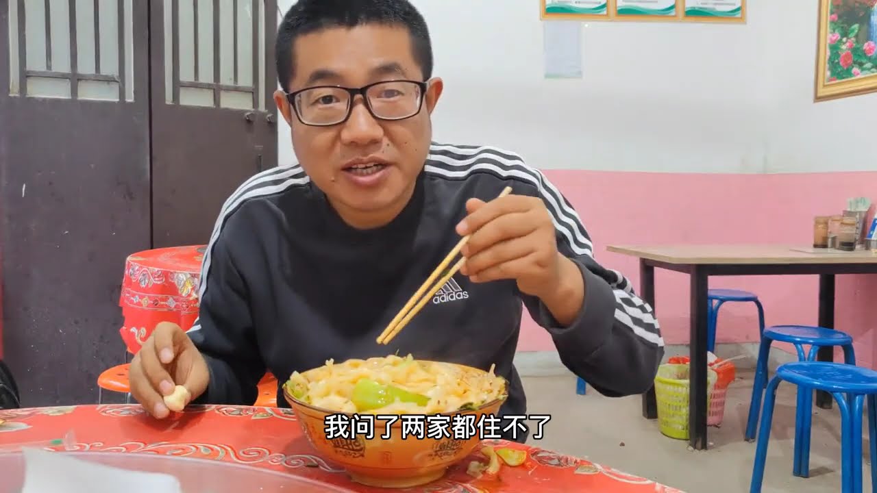 位于秦岭的陕西葛牌古镇，空荡荡的街道店铺关门很萧条没有游客，吃住都很便宜#历史古迹 #旅行 #旅行vlog #葛牌古镇 #周边游 #景点打卡 #旅行推荐官 #旅游