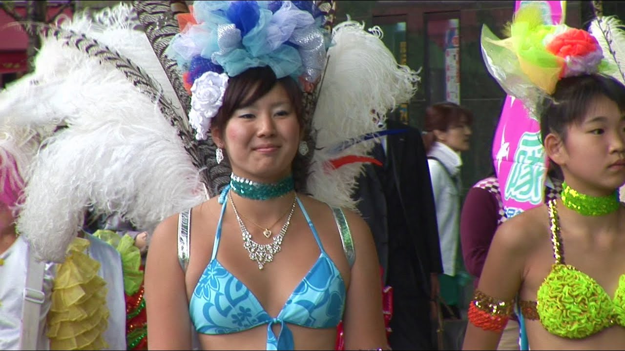 Kobe Samba Dancers in Kyoto in HD - April 2005 - 神戸サンバダンサーズ in 京都 HD - 2005 年 4 月