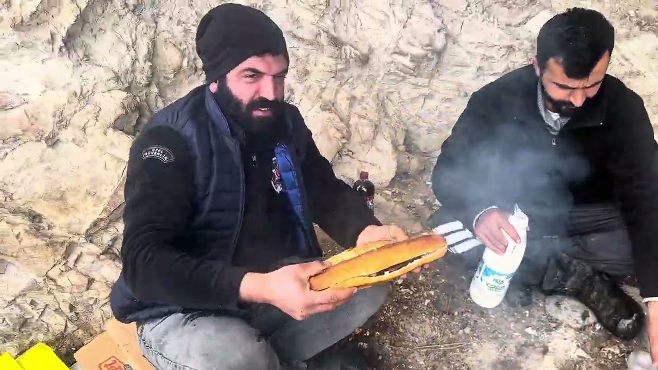 Akarsu kenarında Mangal sucuk &Çay keyfi. &huzur