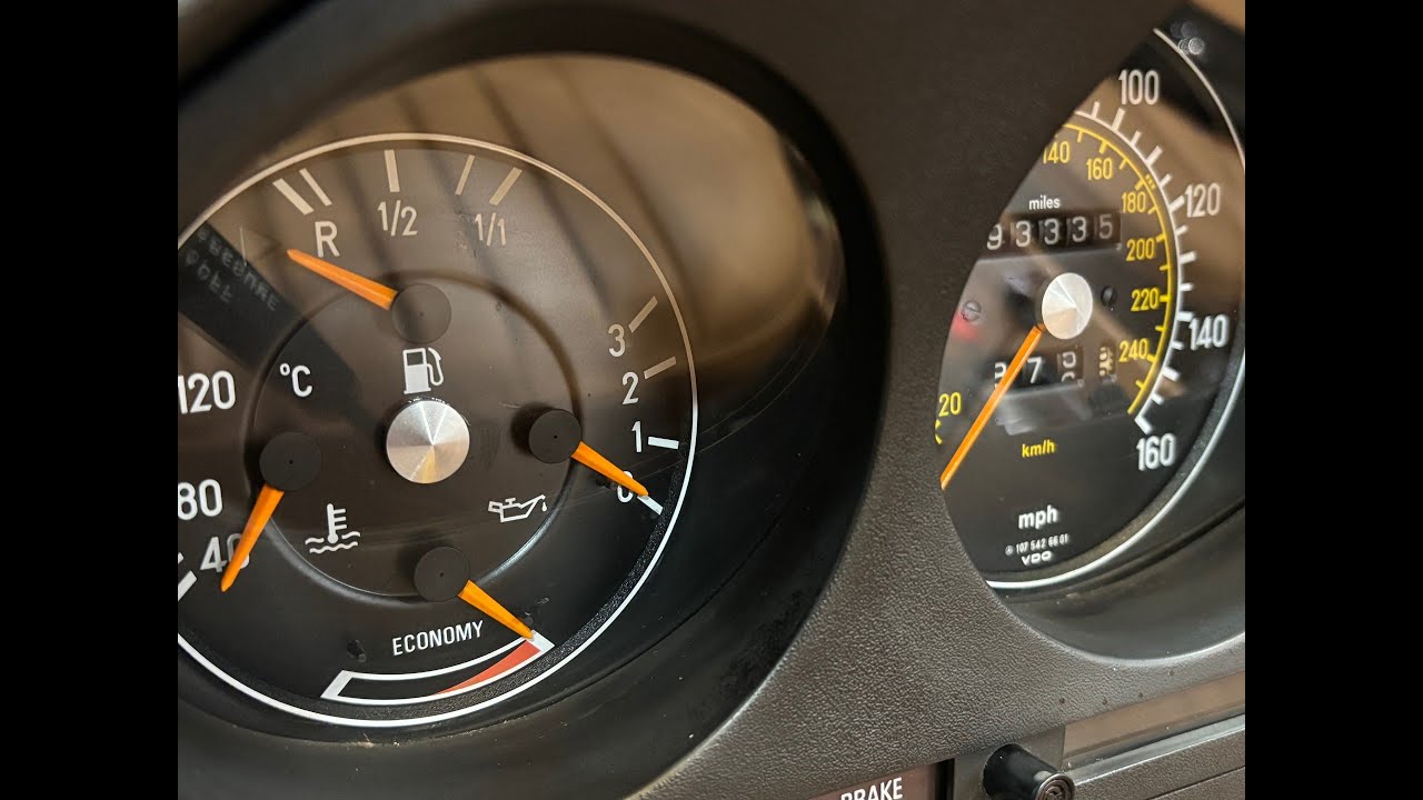 Покраска иглы приборной панели Mercedes 380SL R107 1984 года