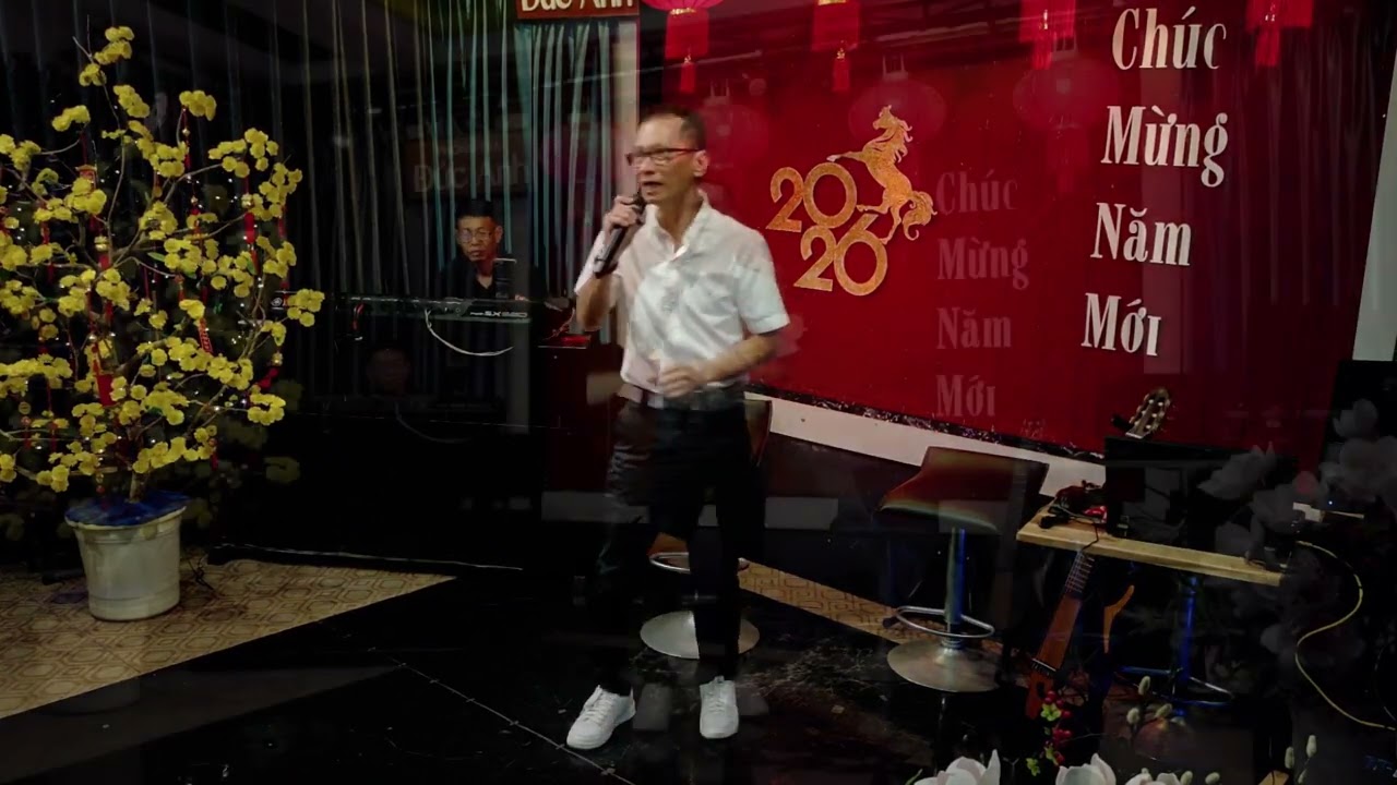 LẠI GẦN HÔN ANH (Nhạc Pháp - Lời Việt: Phạm Duy) - Lê Quân | Phòng trà Đức Anh