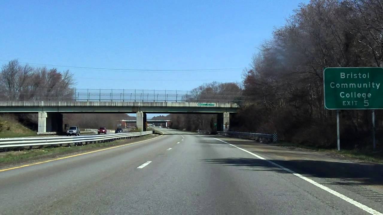 Fall River Expressway (MA 24 Exits 4 to 7) northbound