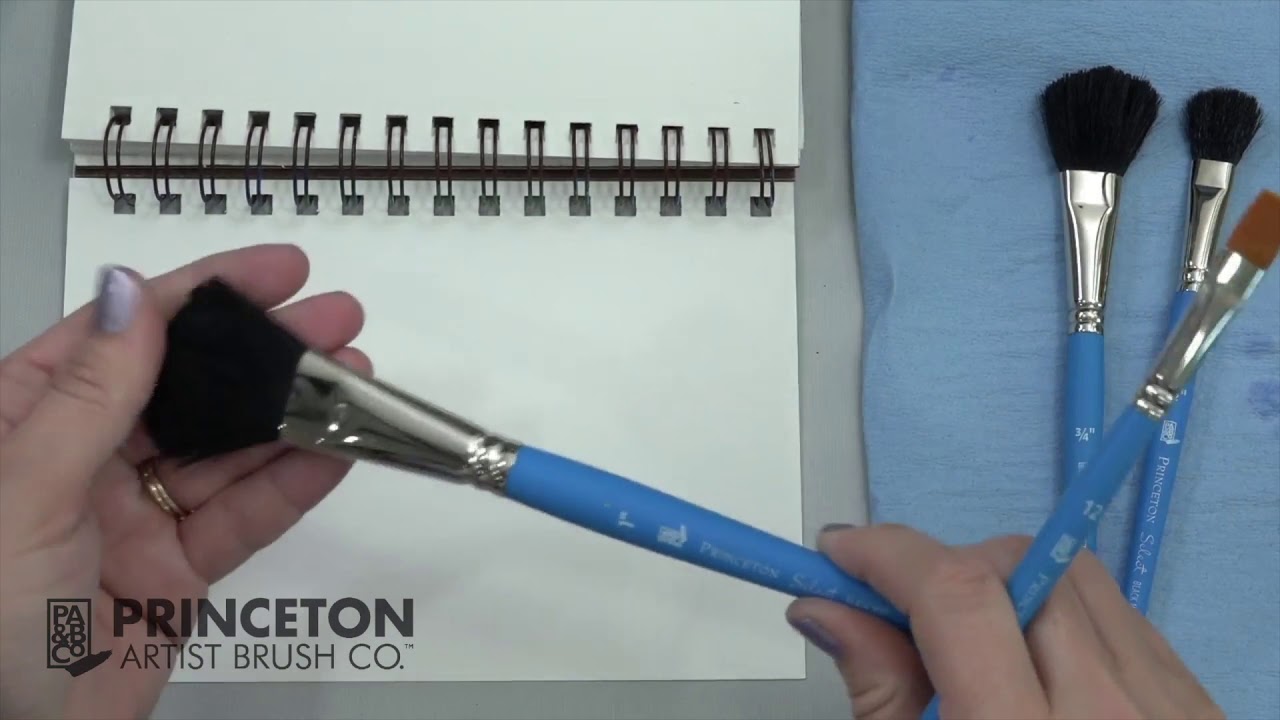 Blending Acrylic Paint With The Select Artiste™ Black Mop Brush