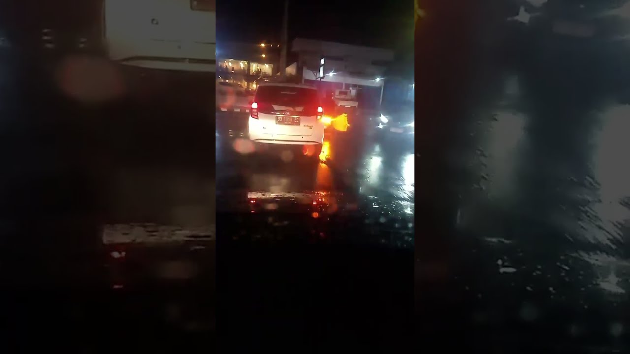 Eko Tole sedang live sekarang!