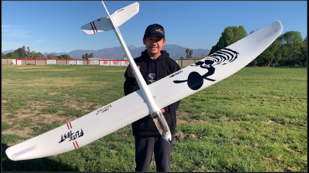 Night Radian FT 2.0m BNF - Super fun BIG beginner plane!