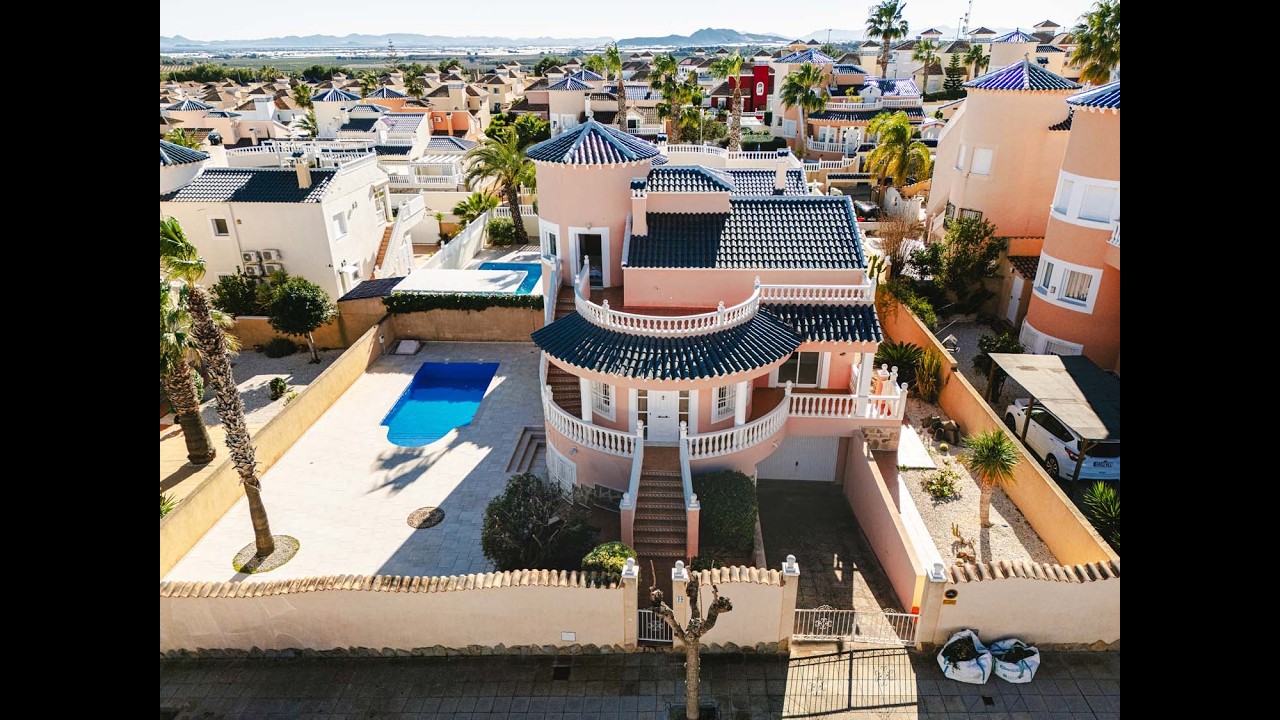 Detached Villa for sale in Pinar de Campoverde