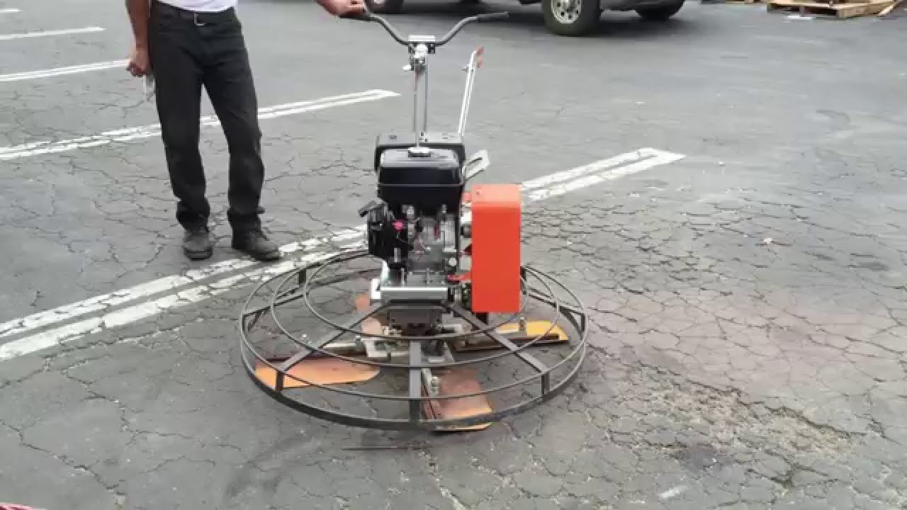 Concrete trowel machine