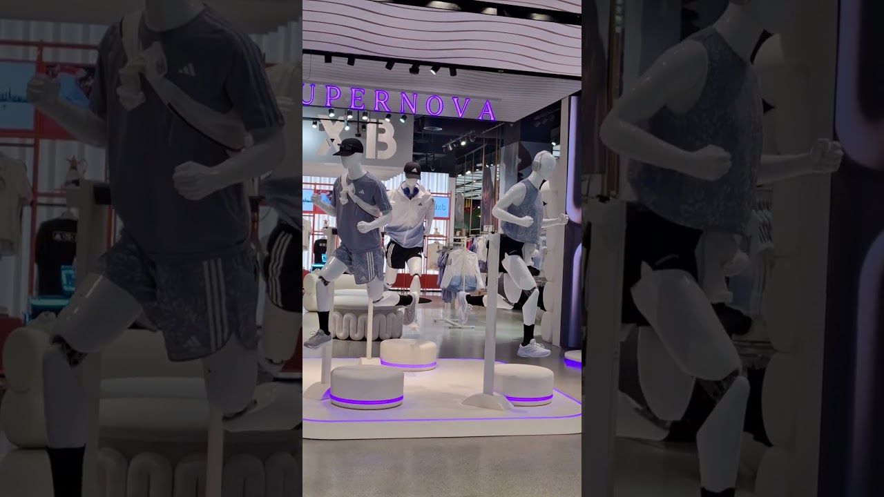 Adidas Outlet in Dubai Mall!! #dubai #dubaimall #dxb #adidas #trending #travel #robots #future #robo