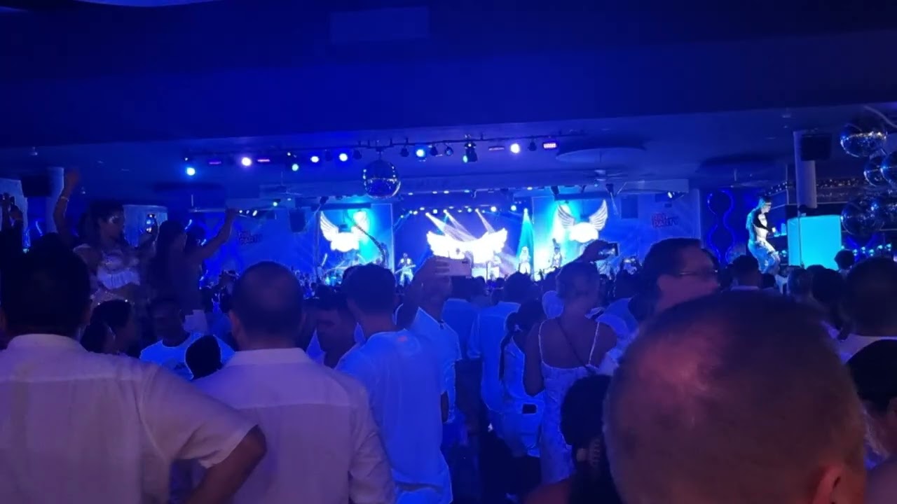 RIU  white party in playacar mexico (Riu tiqila) READ DESCRIPTION