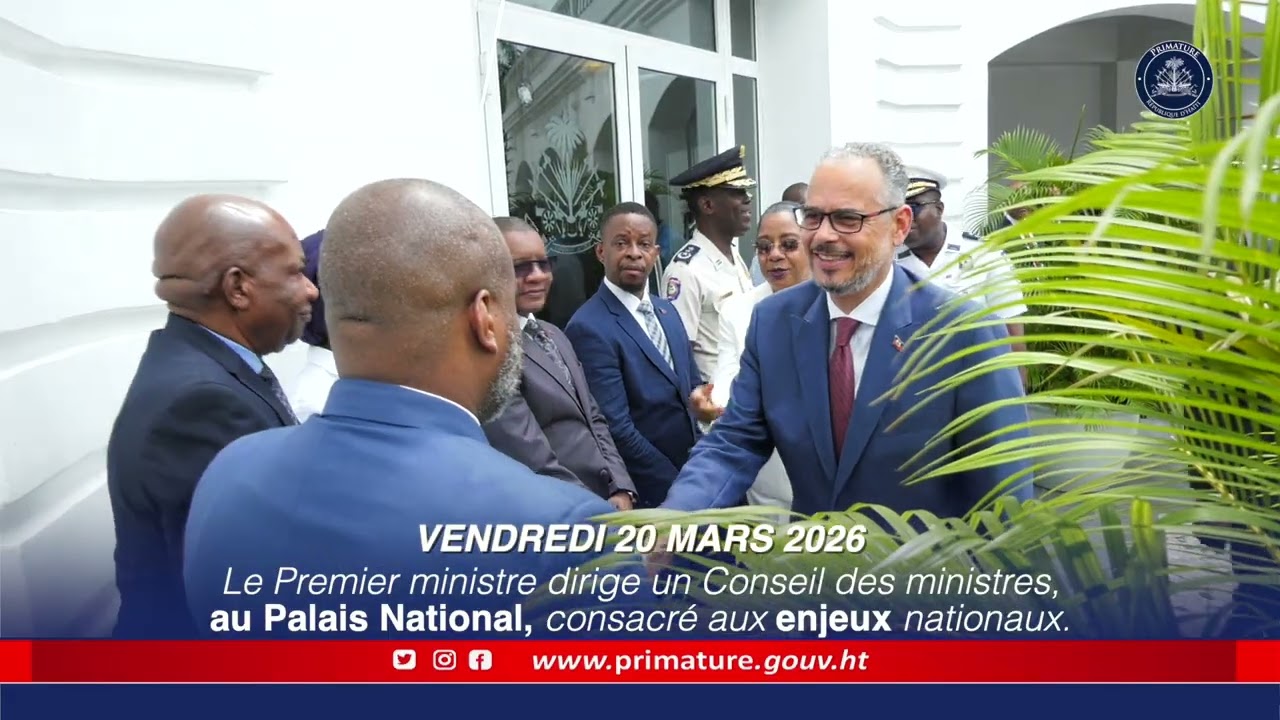 Le Premier ministre dirige un Conseil des ministres, au Palais National