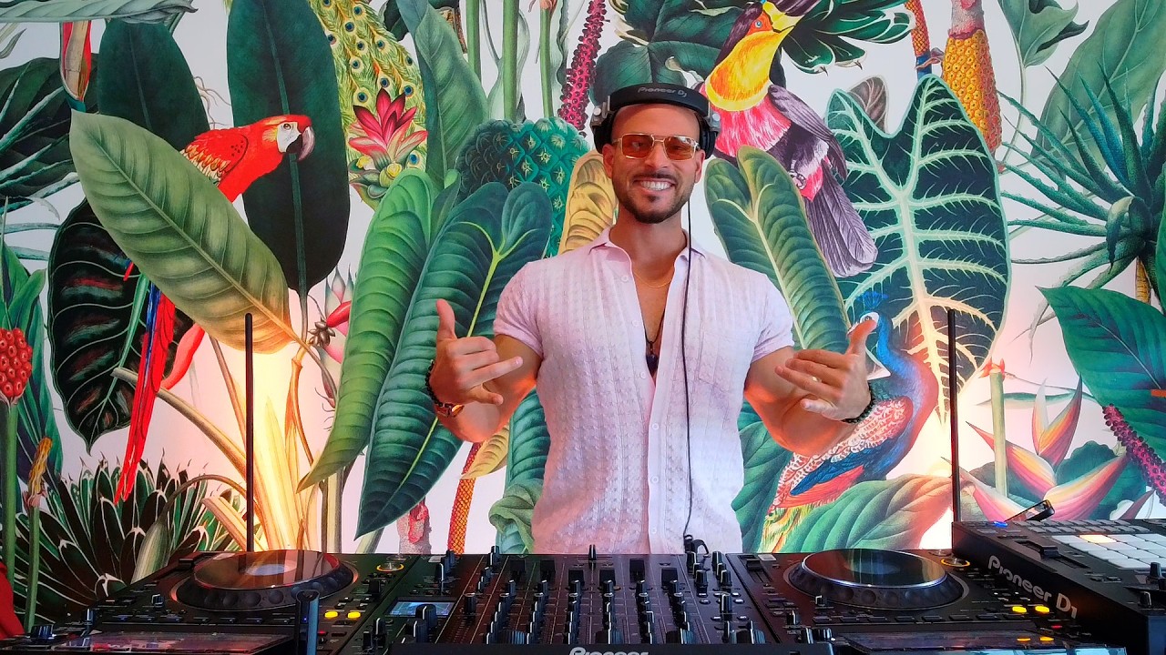 Deep Hypnotic AfroHouse in Miami | Press Play and Let It Carry You