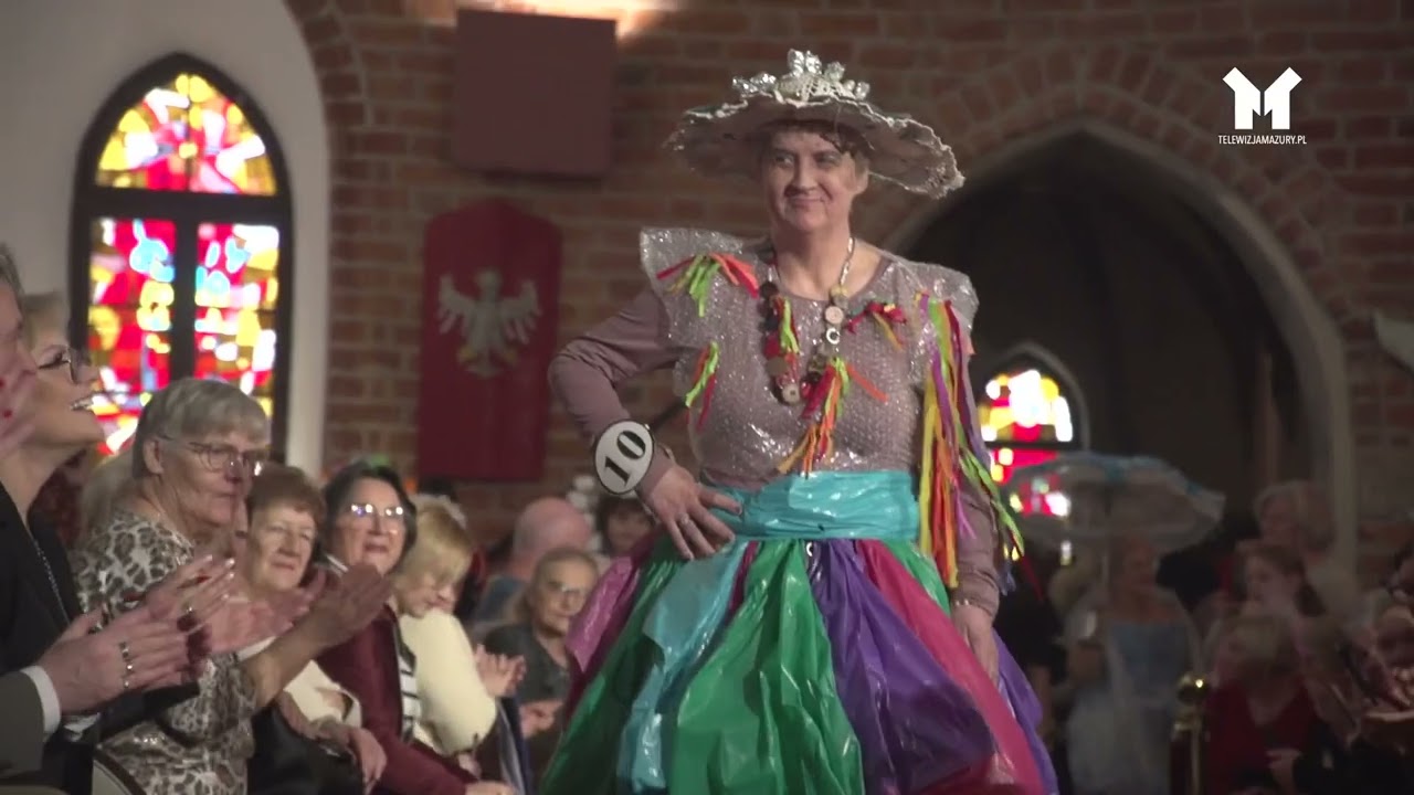 SENIORZY SZOKUJĄ SWOIMI STROJAMI