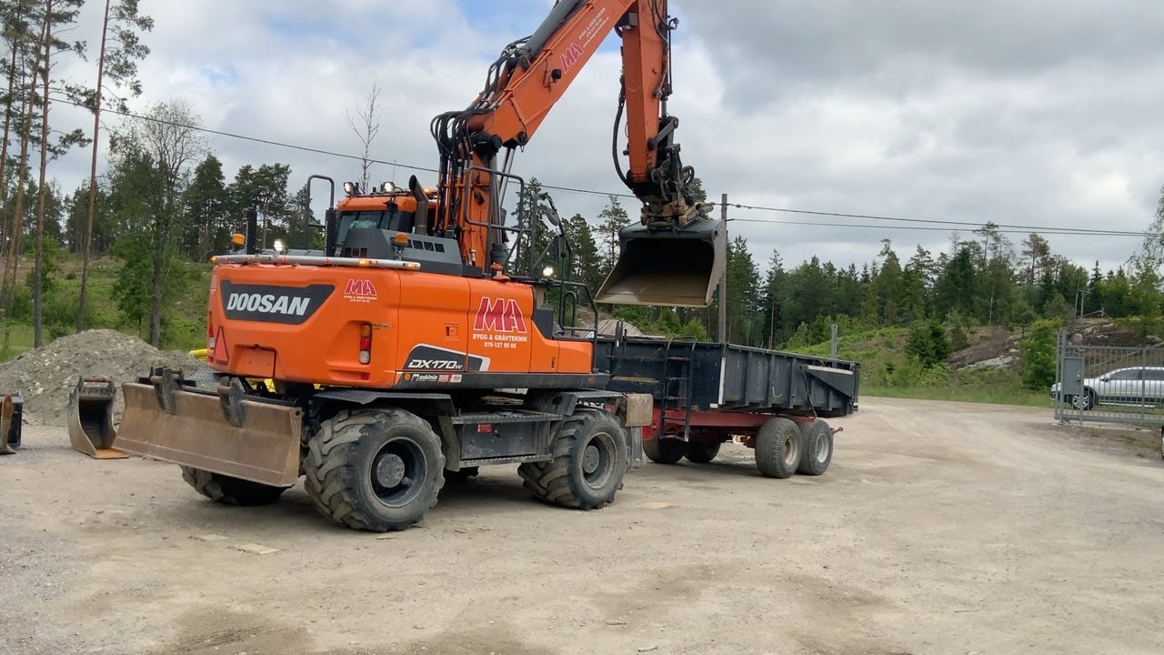 Köp Grävmaskin Doosan DX170W-5 gps/kärra/redskap på Klaravik
