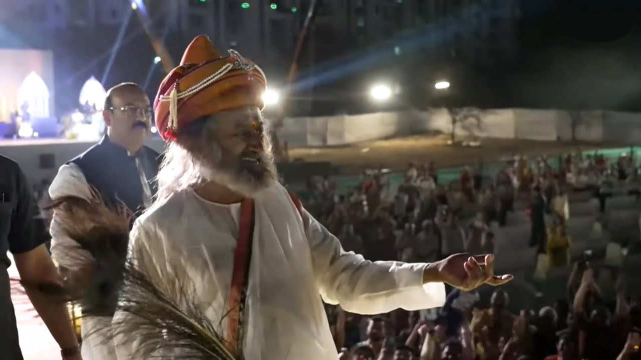 Sri Sri Ravi Shankar Gurudev Entry to Satsang from Nashik 2023