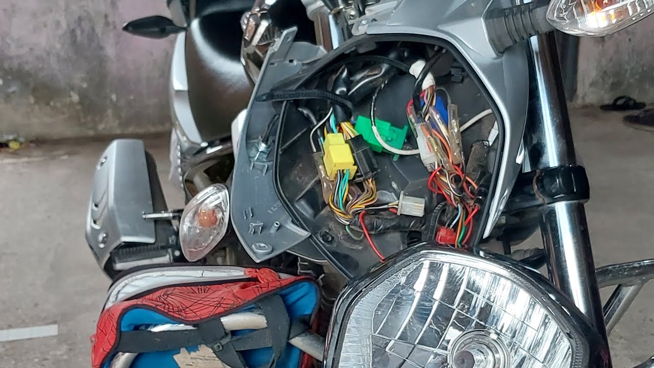 Como remover os 4 piscas da master rider 150. atendendo a pedidos.