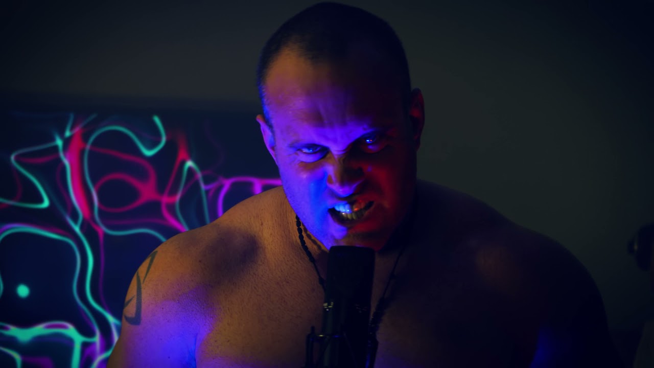 Mark Intocable - El Gigante (feat. Brahmii) (Official Music Video)