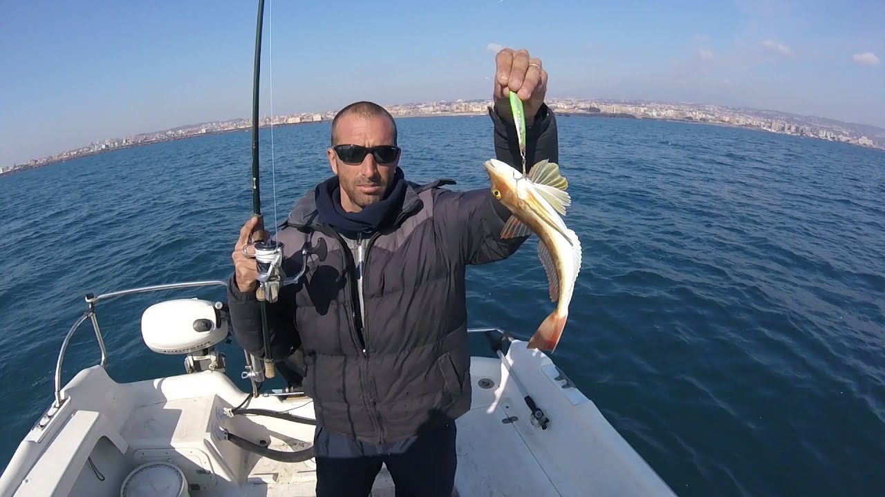 Pesca con i jig dalla barca