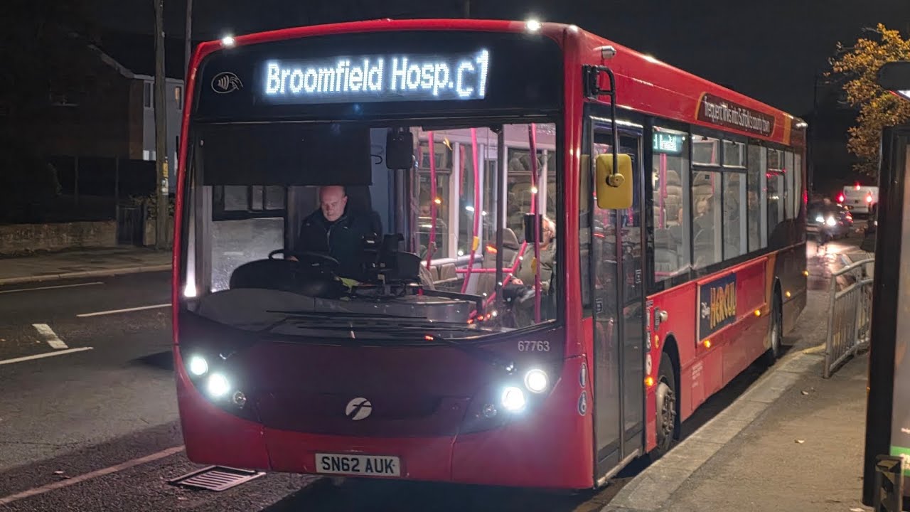 *Hoover + Rattlebox* On board: First Chelmsford SN62 AUK 67763, working the c1