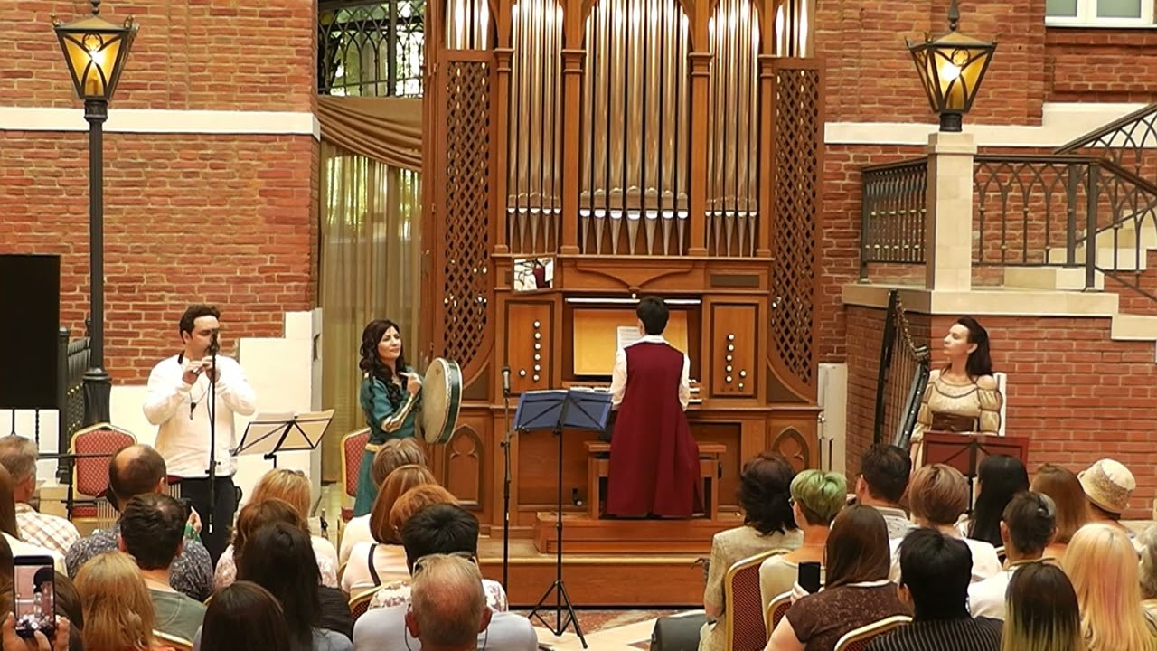 Son Ar Chistr. Breton folk song. Celtic music. Vocal, celtic harp, orgel, scottish whistle, bowran.