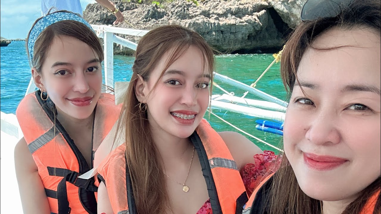 SABBY AND SOPHIA IN BORACAY!