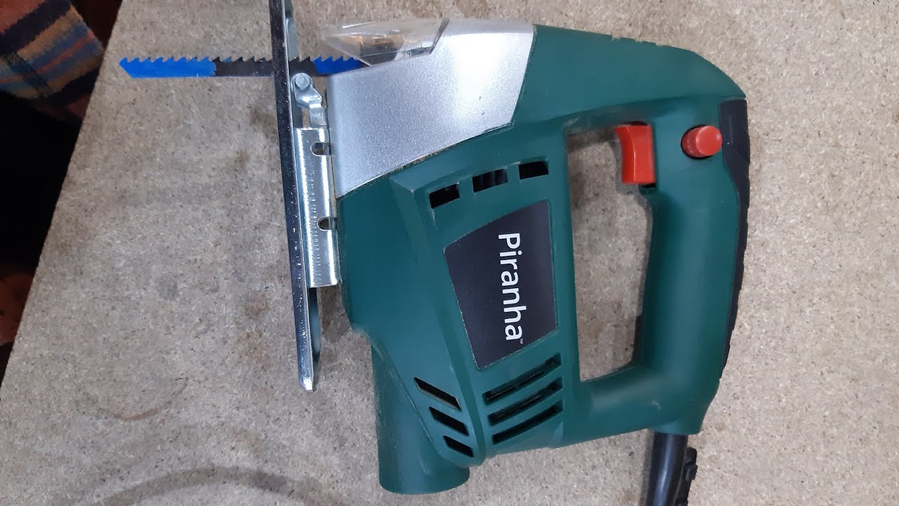 A101 de satılan dekupaj testere .   piranha 500 w 3000 devir . Dekupaj testere nasıl kullanılır