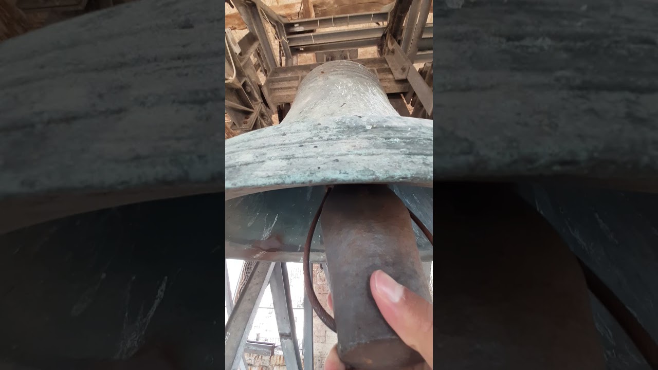 Suono delle campane del duomo di San Rufino di Assisi.