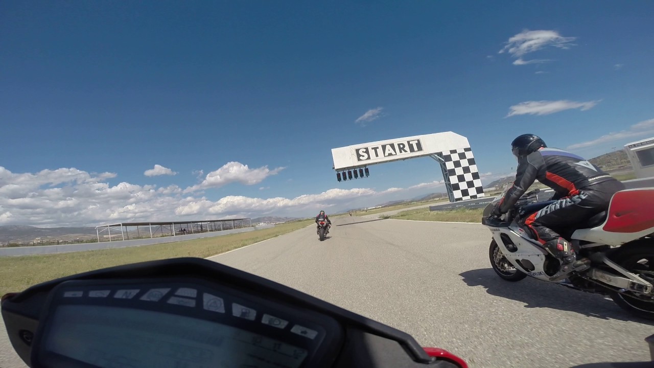 Ducati Hypermotard 939 vs Ducati panigale 899 - 1299 Megara