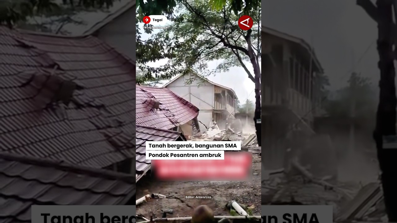Detik-detik bangunan SMA Pondok Pesantren di Tegal ambruk karena tanah bergerak